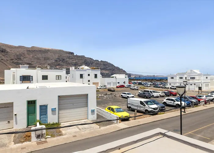 Home2book Relaxing Getaway With Bbq *